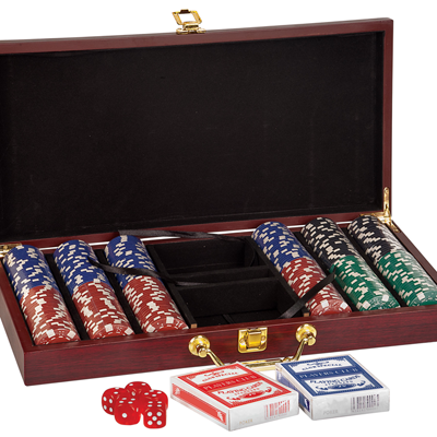 Custom engraved poker gift sets from Doug's Engraver's Den Custom engraved poker gift sets from Doug's Engraver's Den